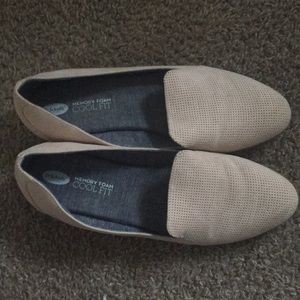 Light pink dress shoes